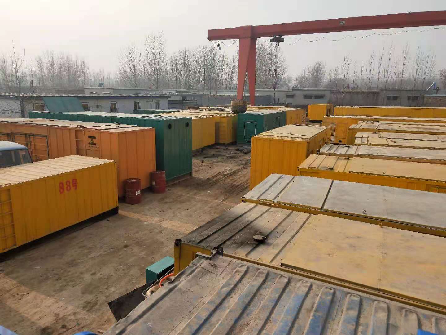 华宁租赁发电机-灰尘、风沙对柴油发电机组造成哪些不良影响？