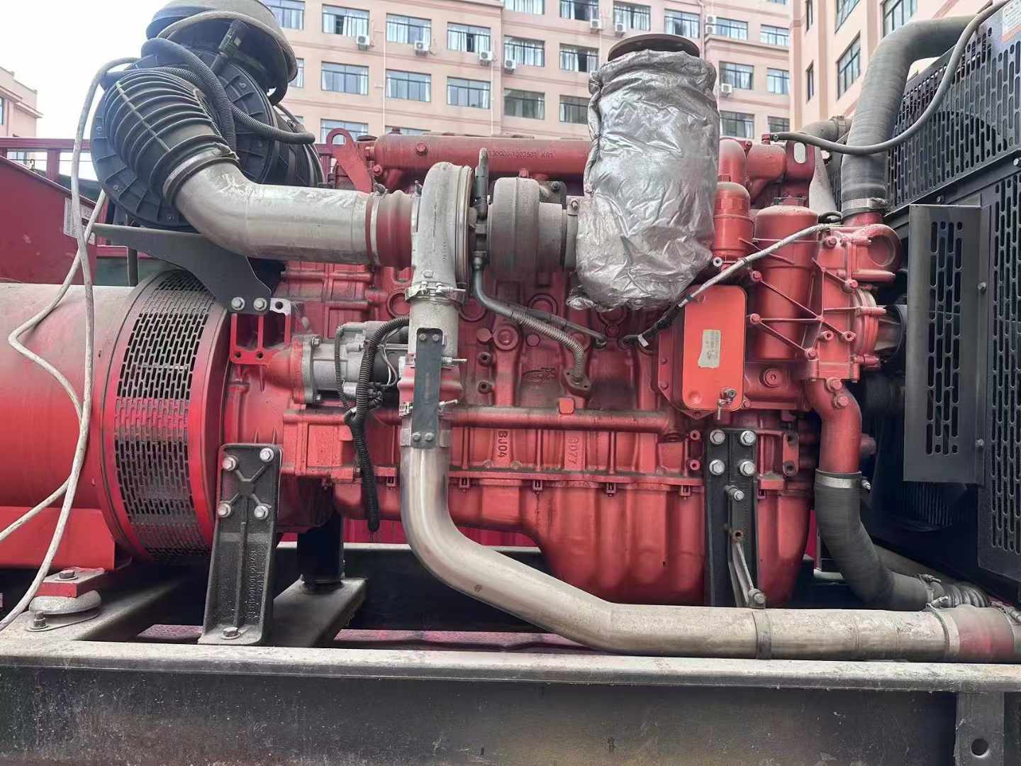 华宁如何选择适合 600kW 柴油发电机组的过载保护器？