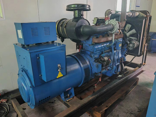 华宁100kW柴油发电机组使用多级机油有哪些优缺点？